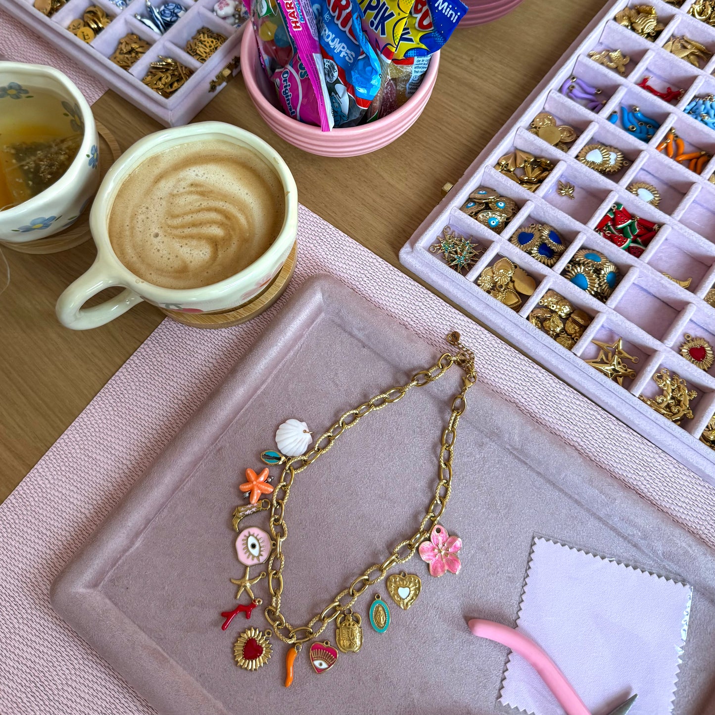 Ateliers créatifs - Colliers/bracelets charms